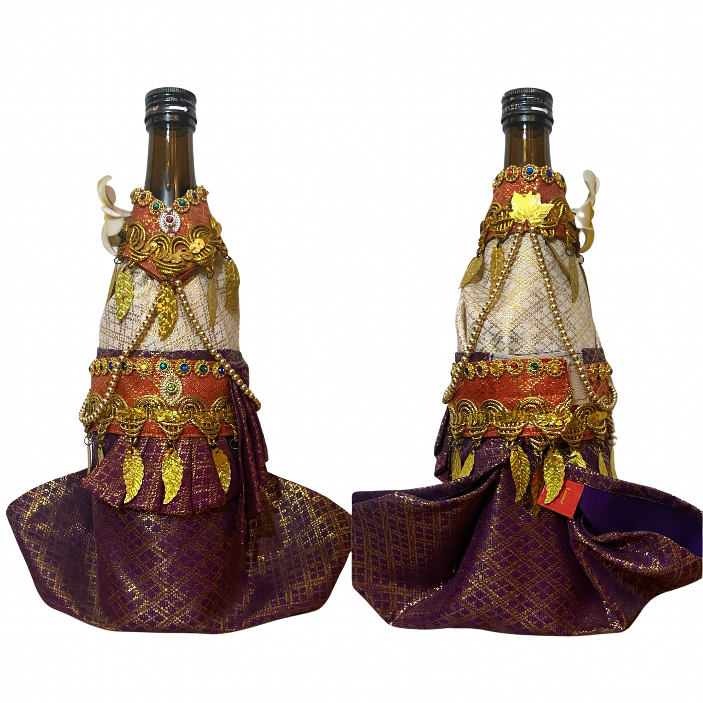 アプサラ ワインボトルカバー
☆適応ボトル:ボルドー&ブルゴーニュタイプ
☆標準色:ホワイト、レッド、ゴールド、ブルー、グリーン、パープル ※6色
.
カンボジアの民族衣装からインスピレーションを得たオリジナルデザインのワインボトルカバーを製作しました。細部まで手縫いで丁寧に仕上げています。