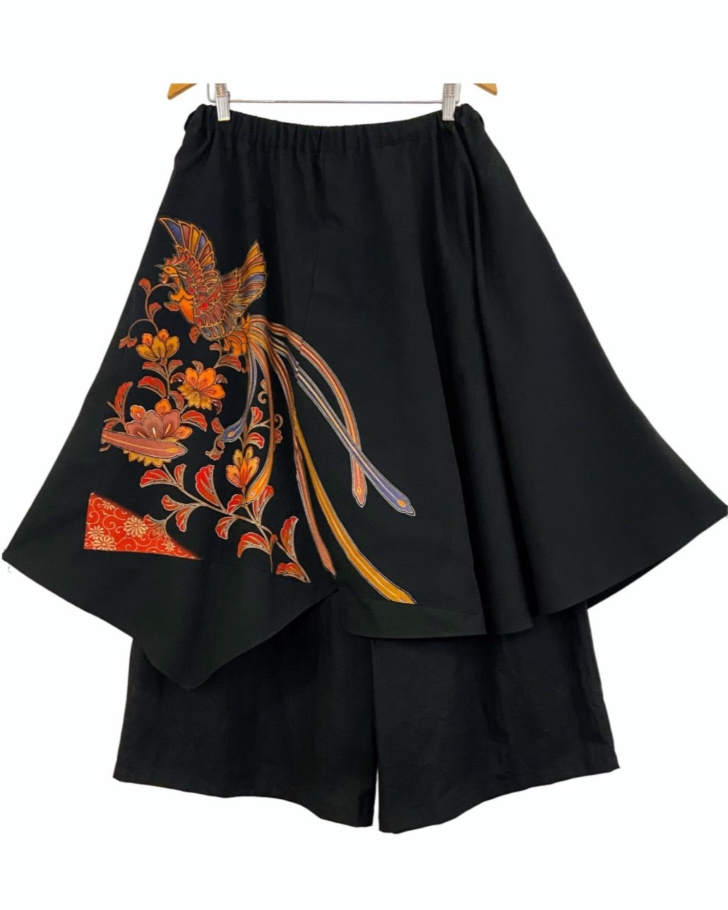 TATZU 黒留袖リメイク アシンメトリー ドレープレイヤード ワイドスカート インナーパンツ付  / Remade Kurotomesode Asymmetric Draped Layered Wide Skirt with Pants｜Made to Order