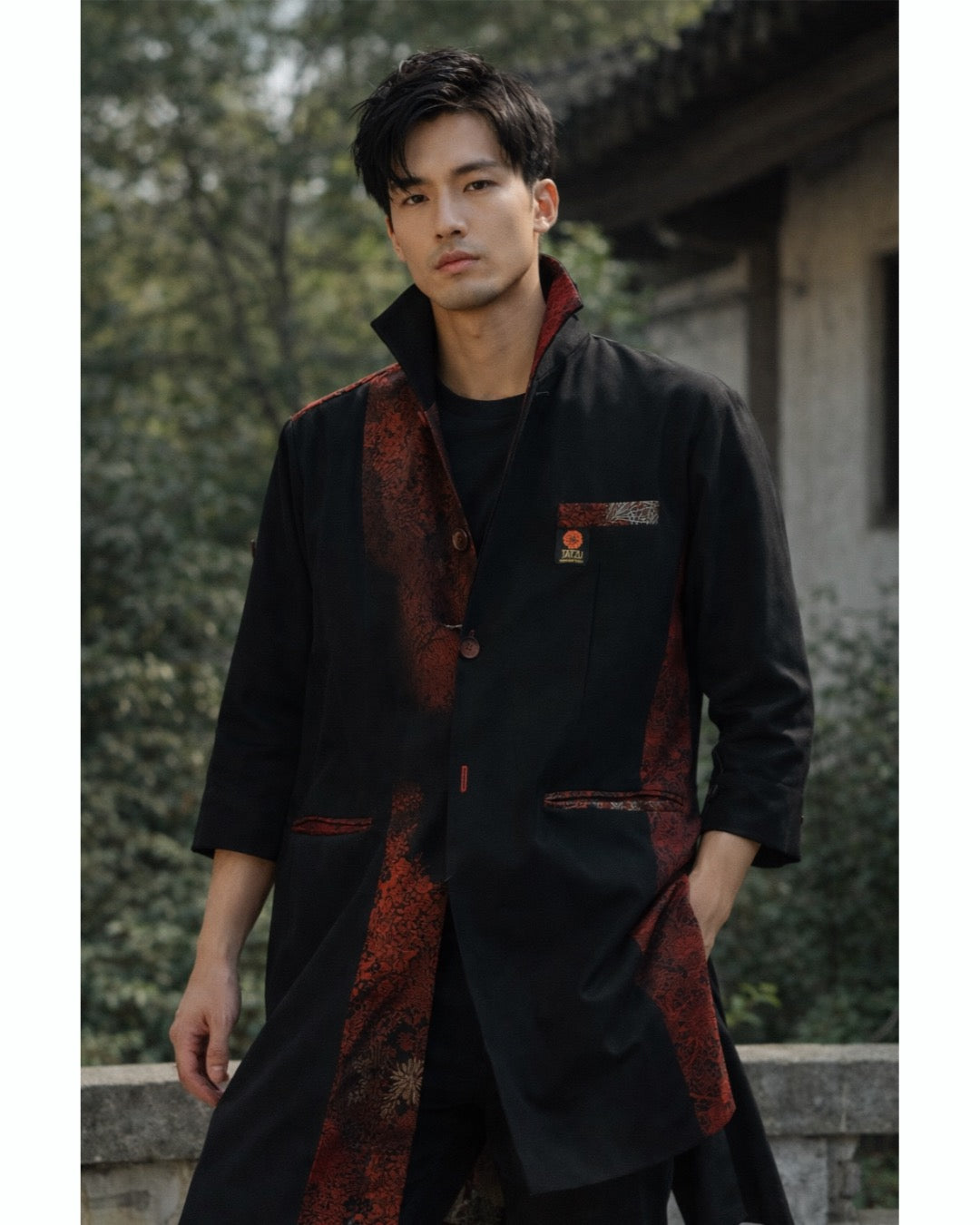 TATZU 着物リメイク スタンドカラー アシンメトリー バイカラー ロングジャケット｜Crimson Static Obsidian / Remade Kimono Stand Collar Asymmetry Bi-Color Long Jacket