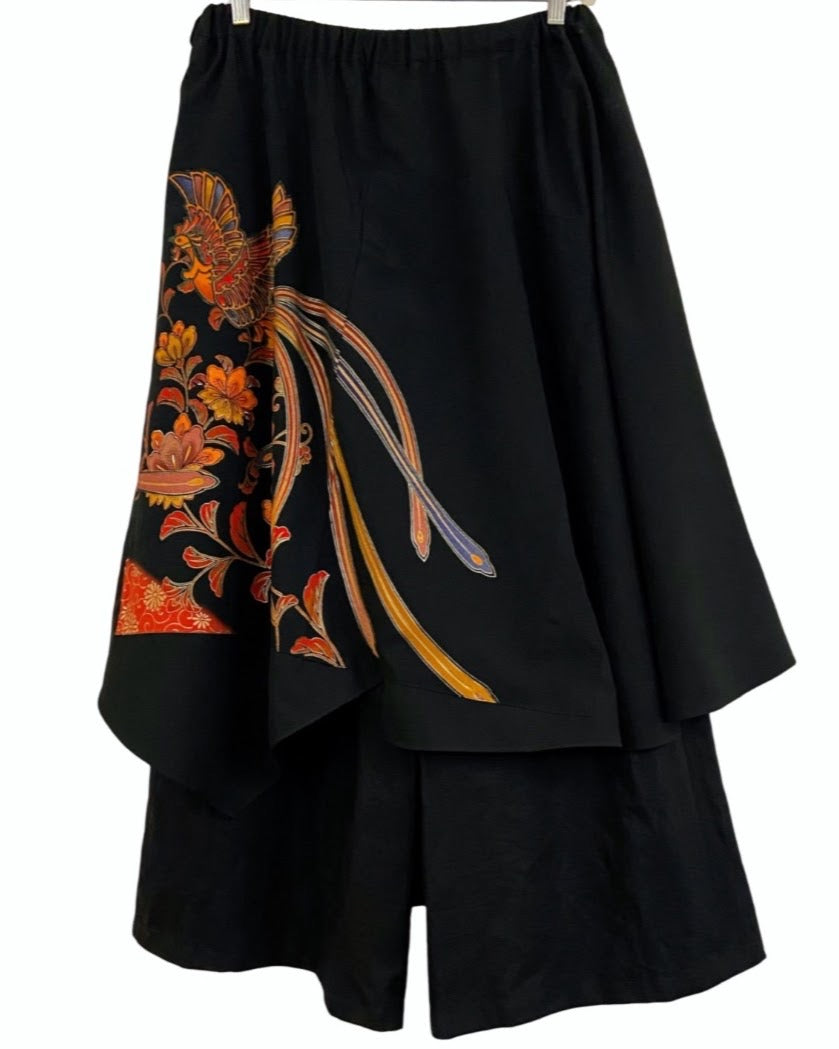 TATZU 黒留袖リメイク アシンメトリー ドレープレイヤード ワイドスカート インナーパンツ付  / Remade Kurotomesode Asymmetric Draped Layered Wide Skirt with Pants｜Made to Order