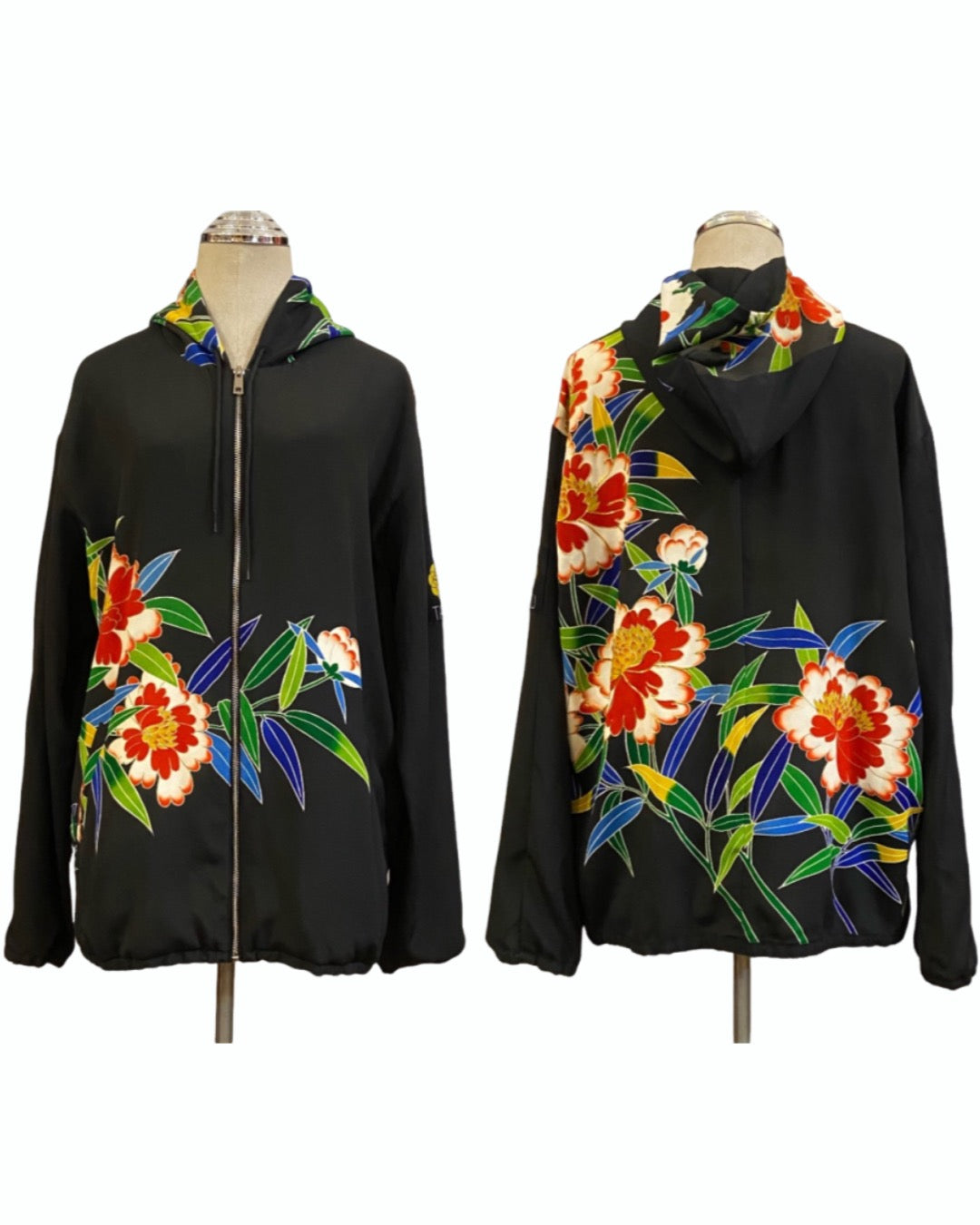 TATZU 黒留袖リメイク ジップパーカー｜Crimson Camellia Nocturne / Remade Black Tomesode Kimono Zipper Hoodie