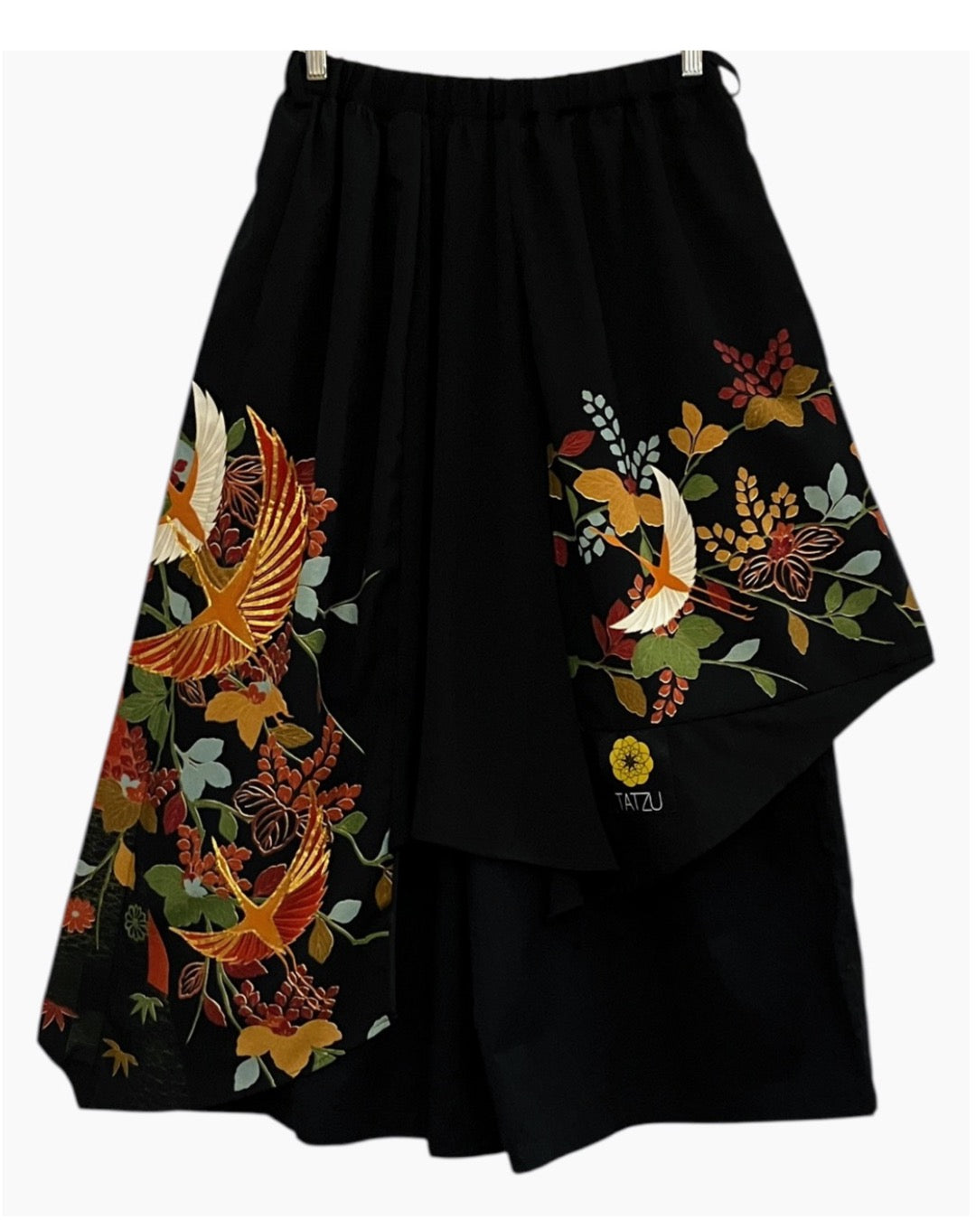 NEO SAMURAI アシンメトリー ドレープ スカートパンツ｜黒 × 鶴