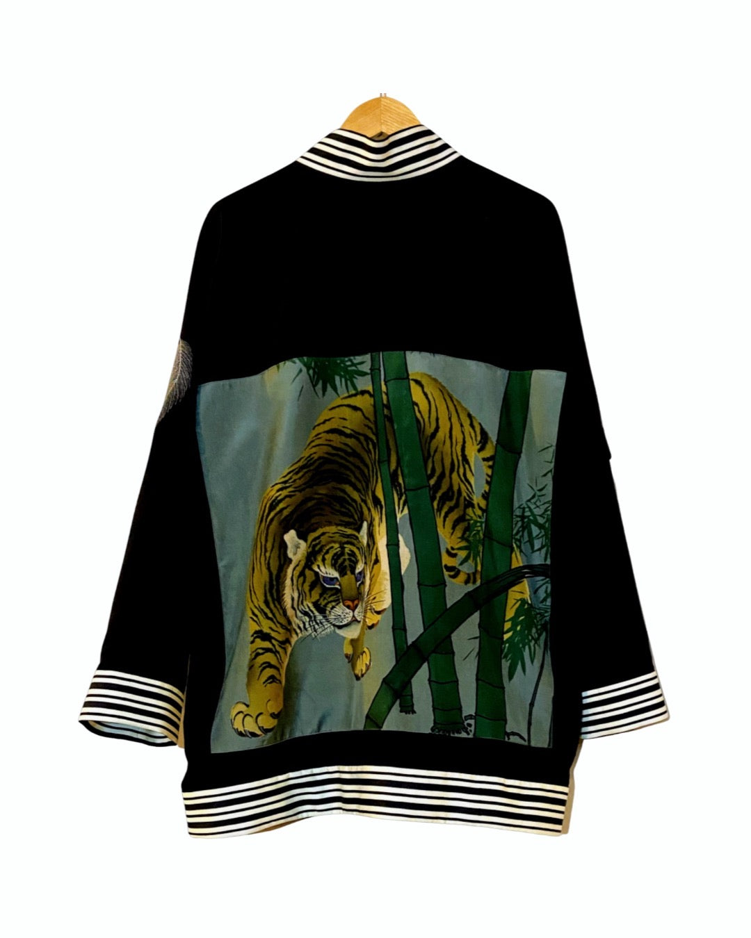 TATZU 黒留袖リメイク スカジャン ジャケット｜Silver Crane × Hidden Tiger Requiem / Remade Black Tomesode Kimono Japanese Embroidered Souvenir Jacket (Sukajan)