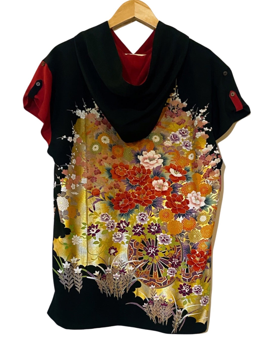 TATZU 黒留袖リメイク プルオーバーパーカー / Remade Kurotomesode Pullover Hoodie | Made to Order